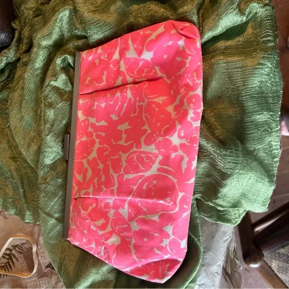 Lilly Pulitzer Pink and White Clutch - Picture 2 of 6